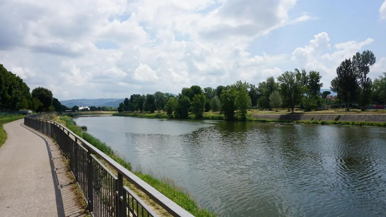 Arno River View Apartment Terraces, Free Parking Florens 0*,  Italien