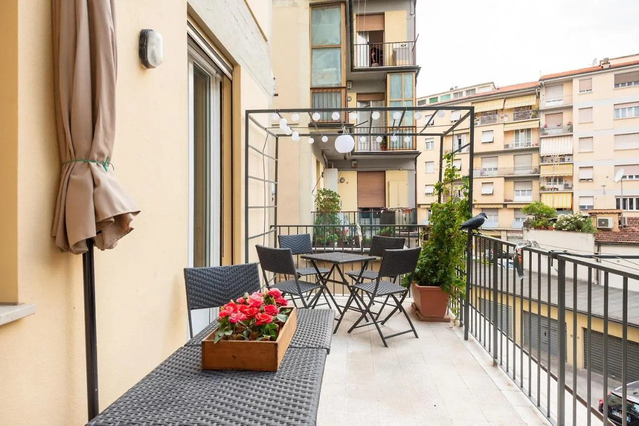 Arno River View Apartment Terraces, Free Parking Florens 0*,  Italien